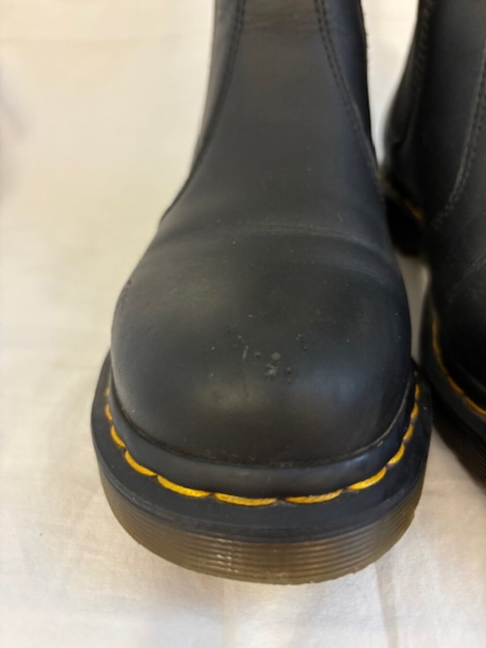 Dr. Martens 2976 Chelsea Boot Women's Size 9 US - Picture 3 of 13